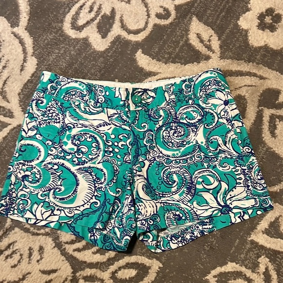 Lily Pulitzer the Callahan short size 8 excellent condition. Has pockets. - Picture 1 of 4